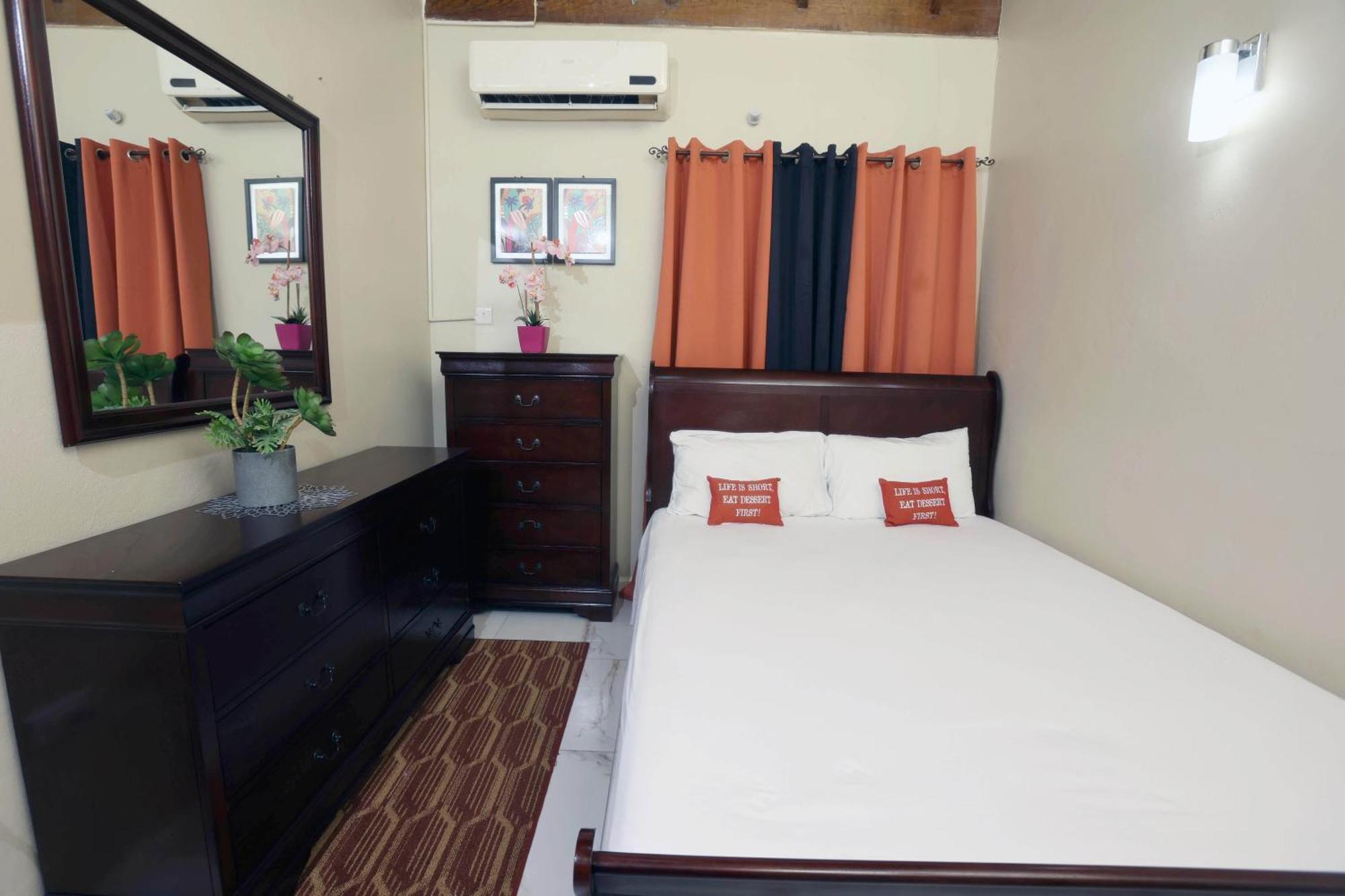Spacious Luxury 3 Bed Rooms In Кінгстон Екстер'єр фото