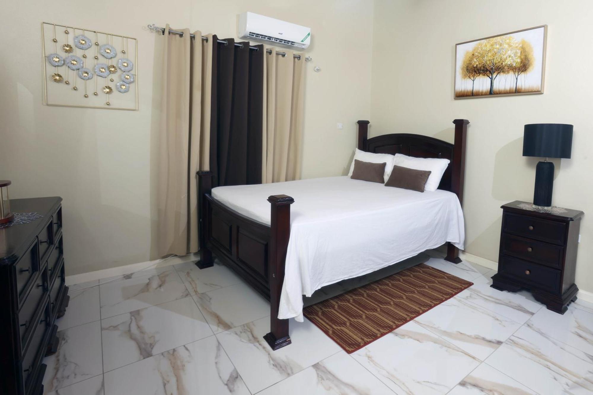 Spacious Luxury 3 Bed Rooms In Кінгстон Екстер'єр фото