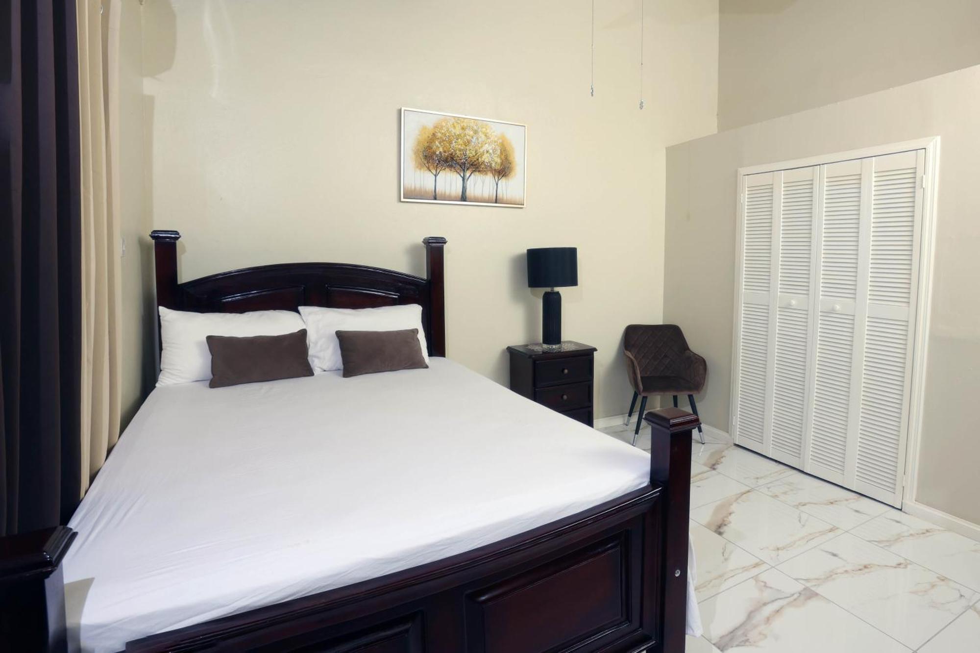 Spacious Luxury 3 Bed Rooms In Кінгстон Екстер'єр фото