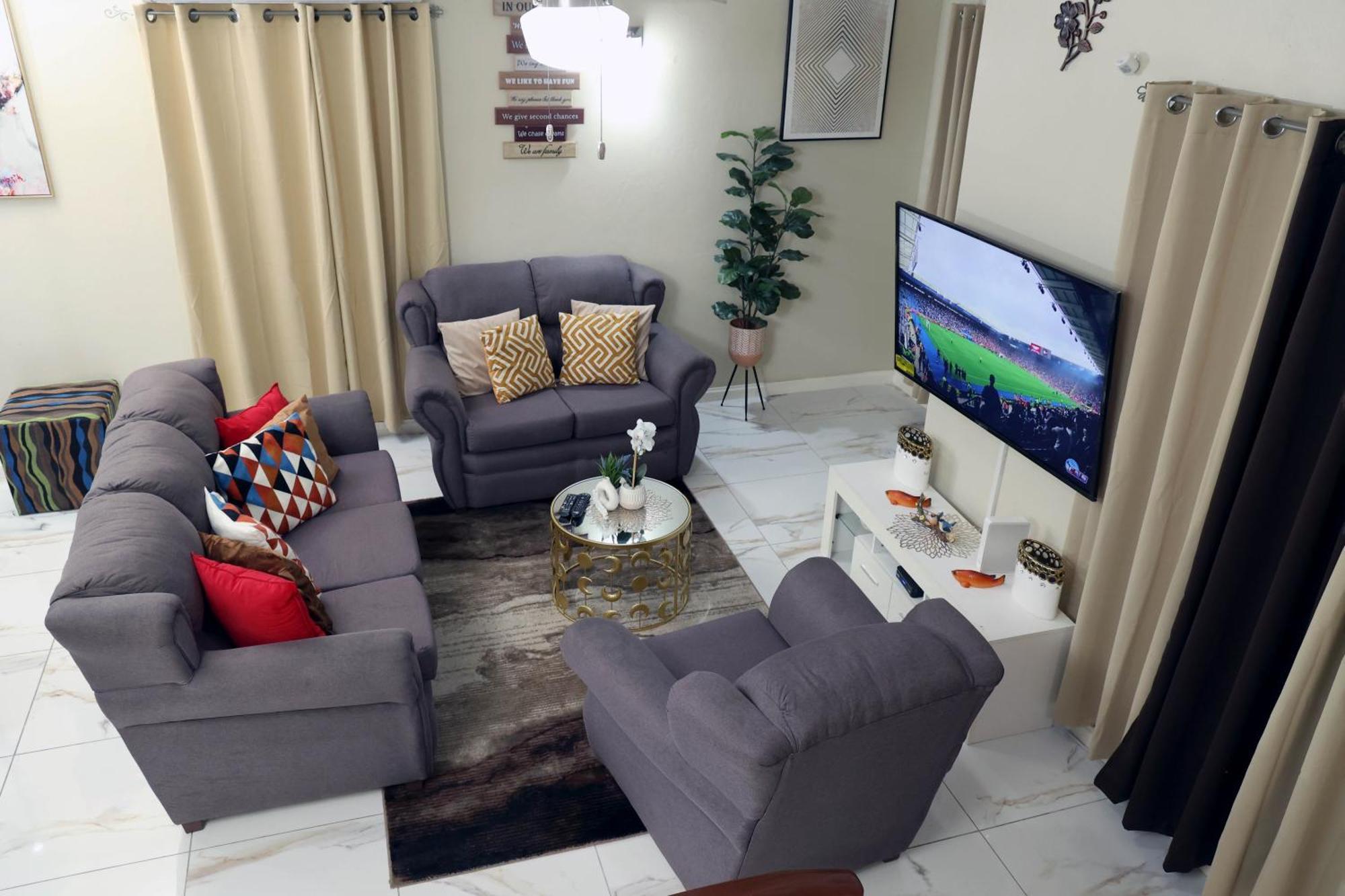Spacious Luxury 3 Bed Rooms In Кінгстон Екстер'єр фото