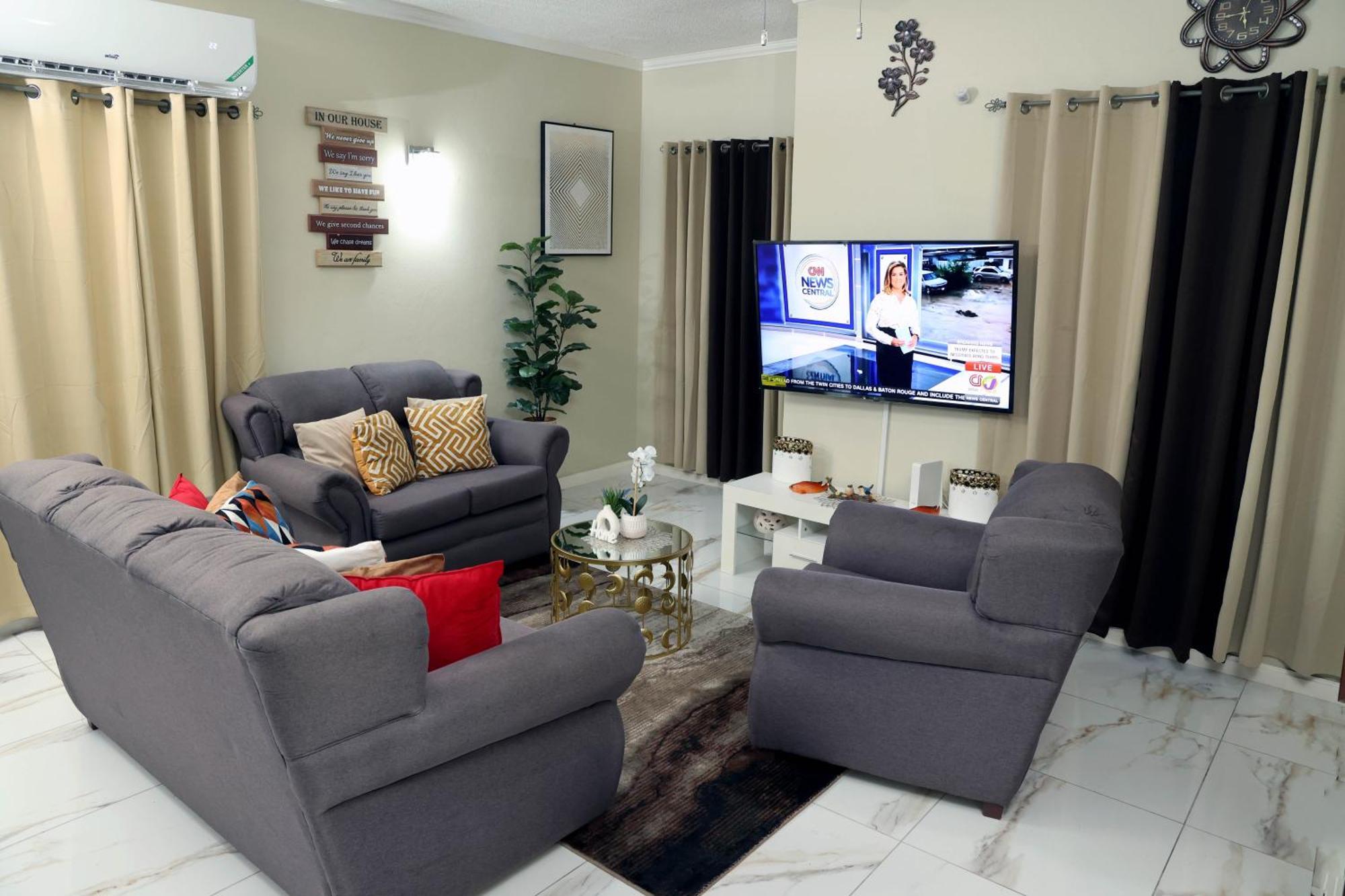 Spacious Luxury 3 Bed Rooms In Кінгстон Екстер'єр фото